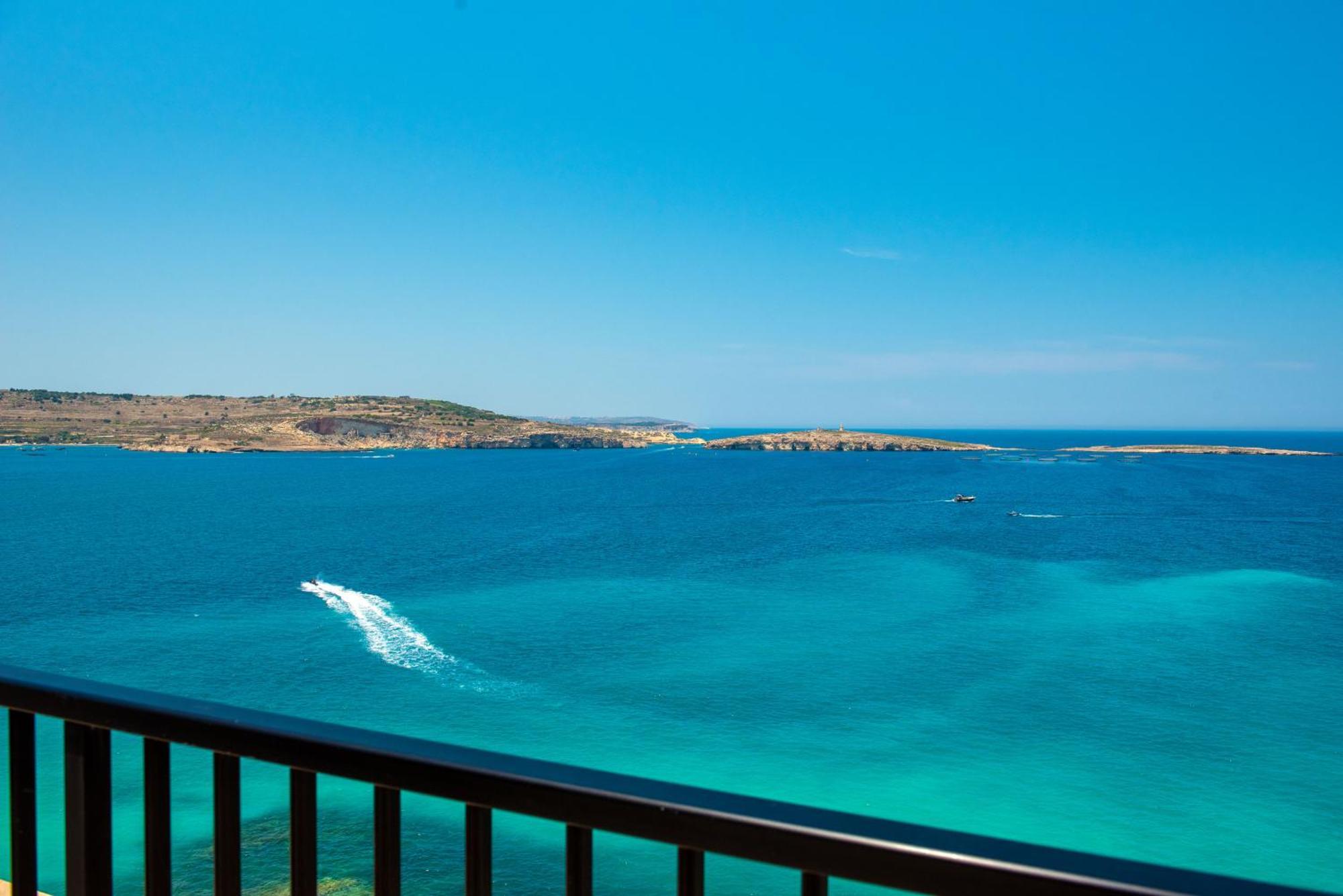 Апартаменти Islet Promenade Seafront Penthouse With Breathtaking Seaviews And Private Hot Tub On The Large Terrace By Getawaysmalta Сент-Полс-Бей Екстер'єр фото