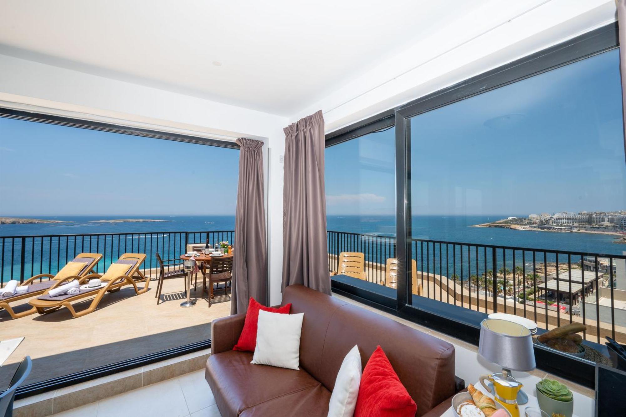 Апартаменти Islet Promenade Seafront Penthouse With Breathtaking Seaviews And Private Hot Tub On The Large Terrace By Getawaysmalta Сент-Полс-Бей Екстер'єр фото